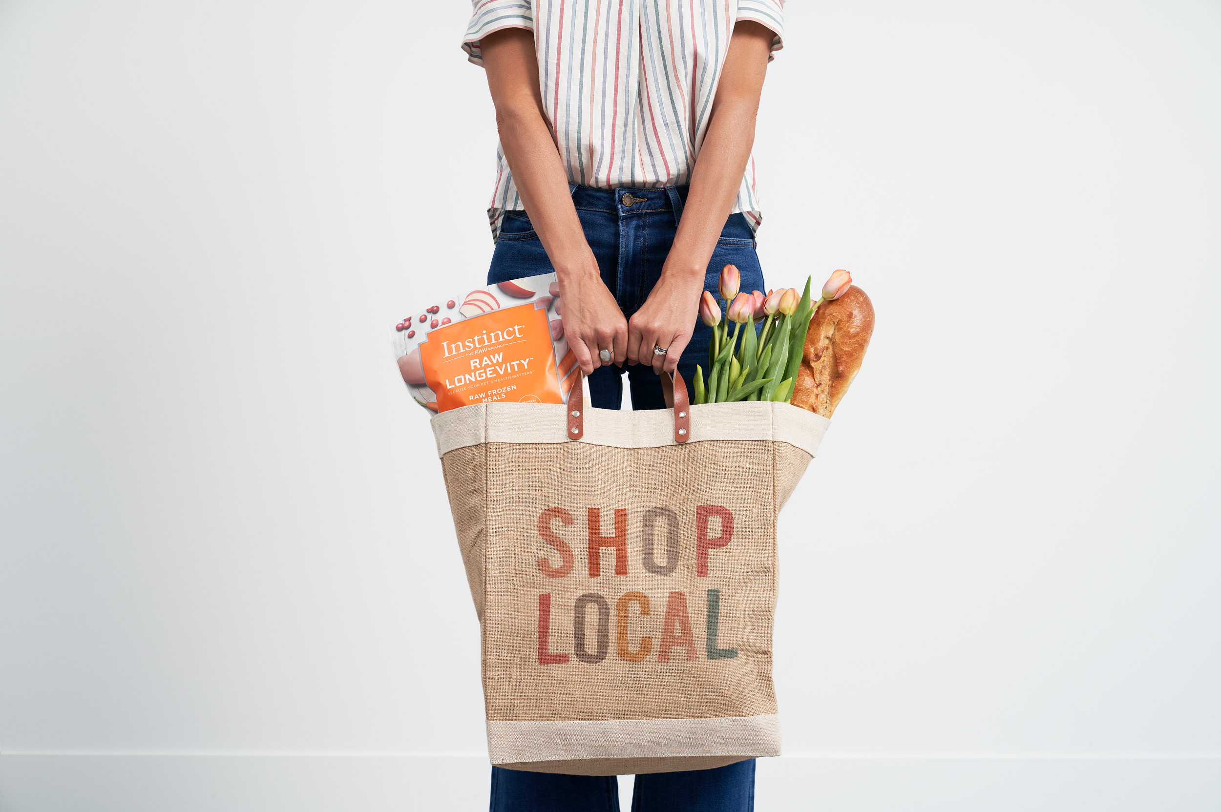 20210604_NaturesVariety_Model_ToteBag_BagShowing_2057f-1